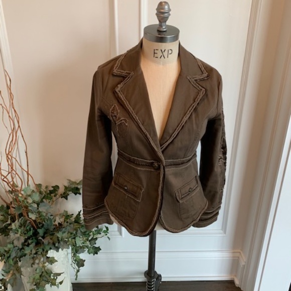 Taheri Beautifully Detailed Utility Jacket - Picture 2 of 16